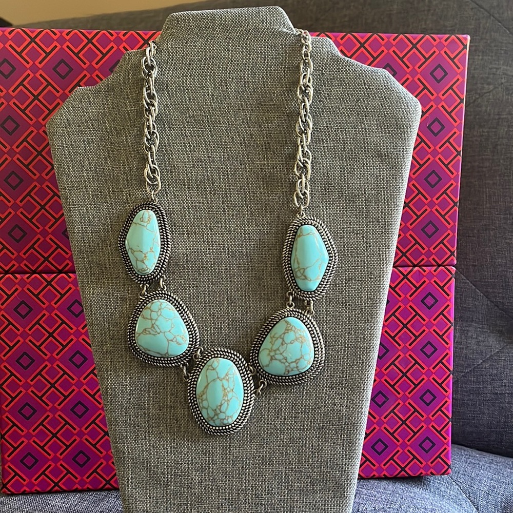 Turquoise stone necklace